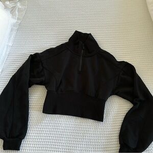 ALO Yoga Black High-Neck Crop Top- Vixen fleece